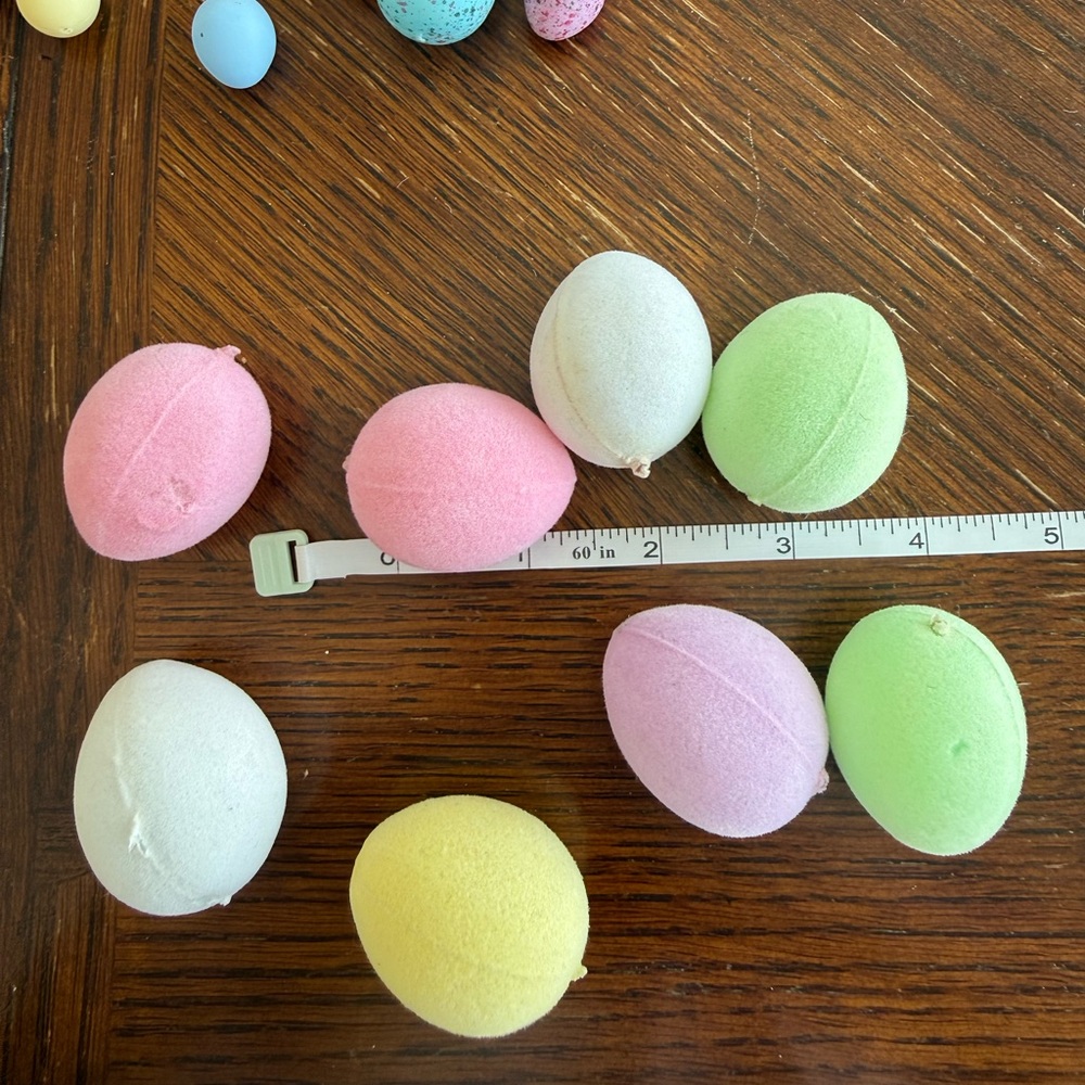 Lot of vintage crafting Easter eggs borealis, felt, plastic, spring colors - Picture 5 of 8
